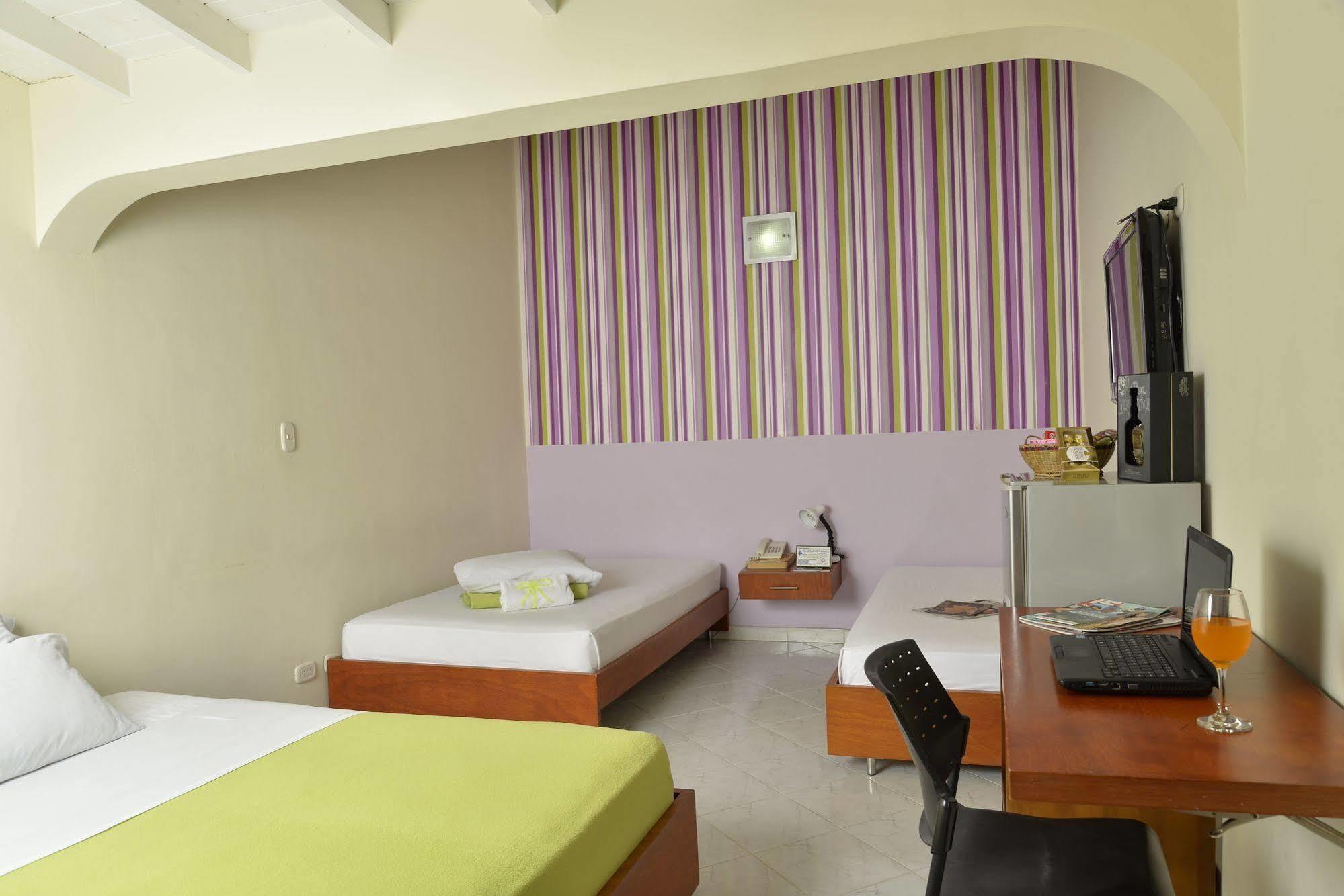 Casa Portico Otel Medellín Dış mekan fotoğraf