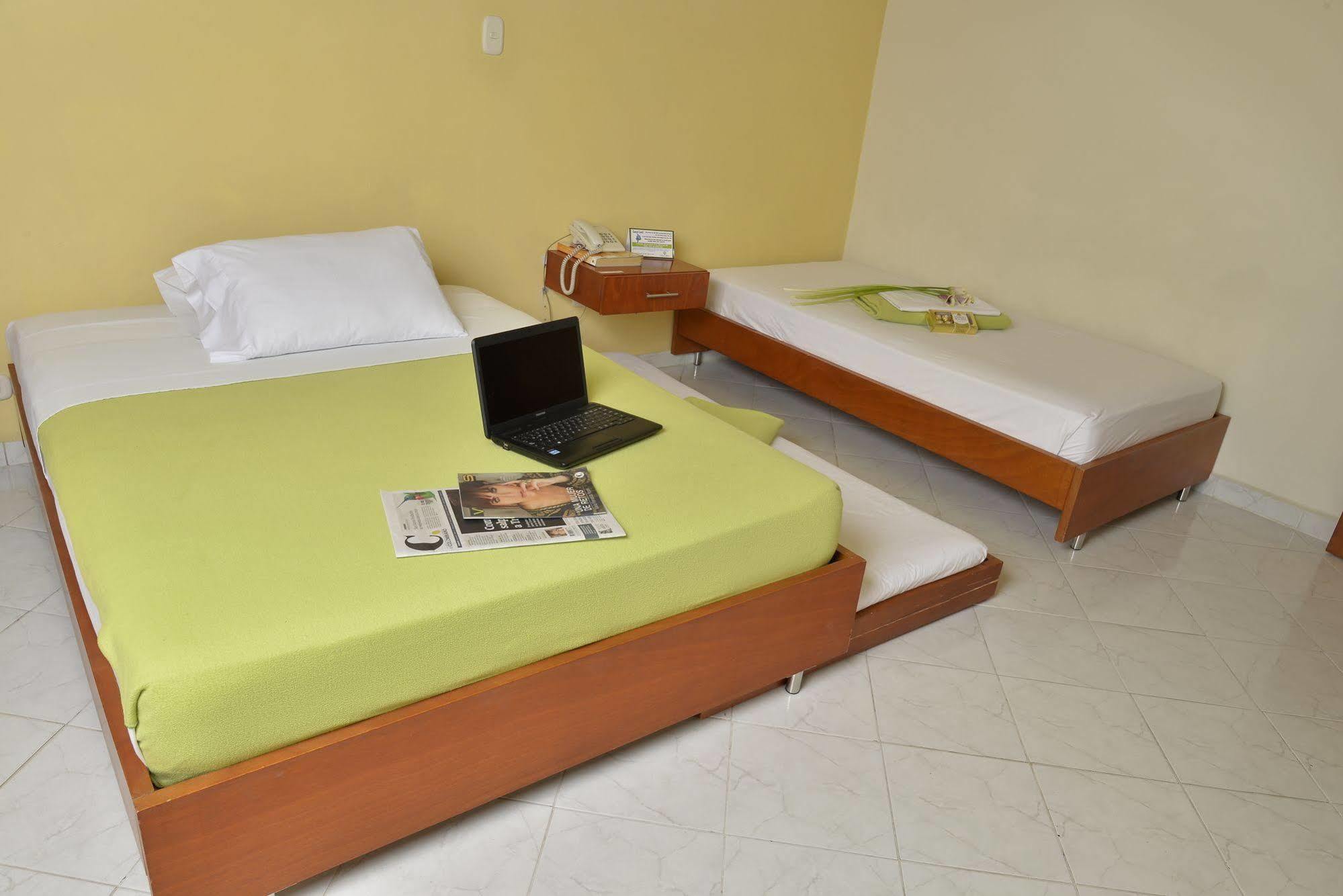 Casa Portico Otel Medellín Dış mekan fotoğraf